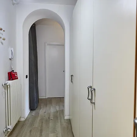 Apartment Elegant In Moscova Centro